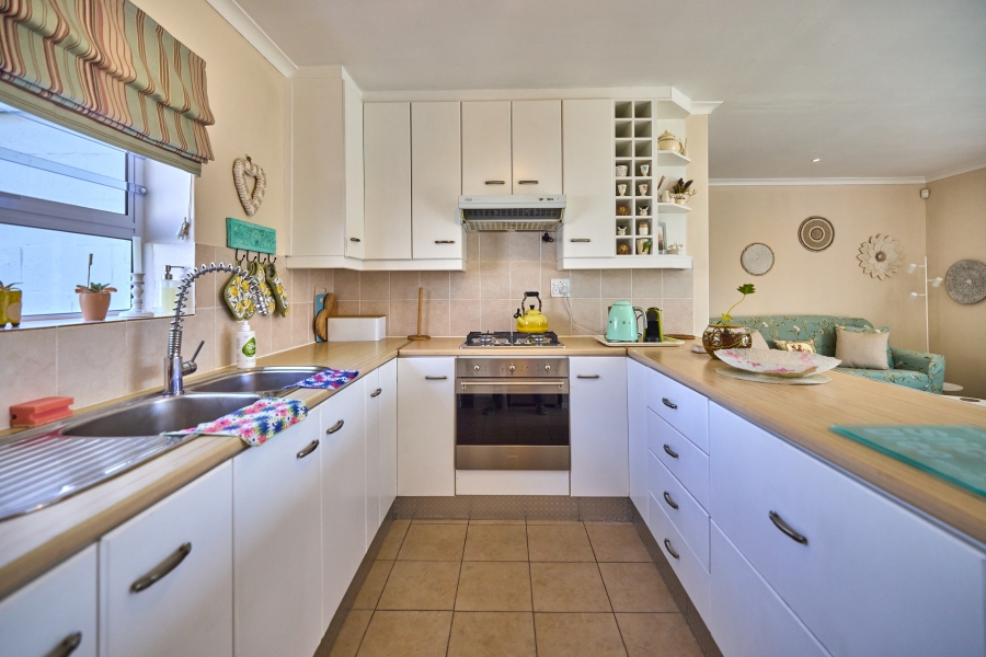 3 Bedroom Property for Sale in Milkwood Park Western Cape